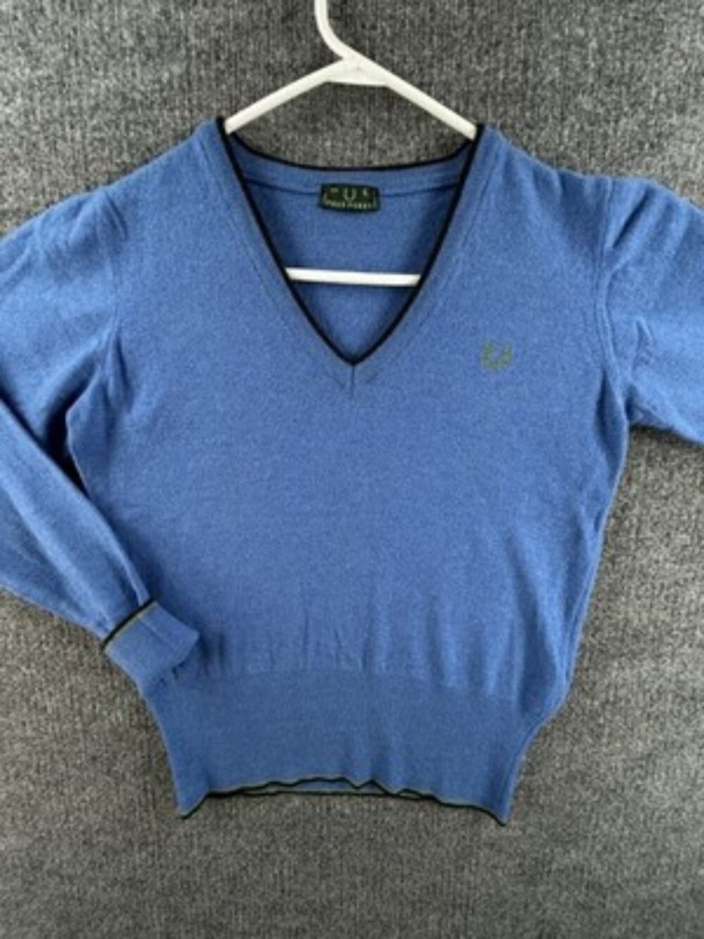 VTG Fred Perry Pullover V-Neck Sweater Wool Blue Small Logo Italy Designer Knit